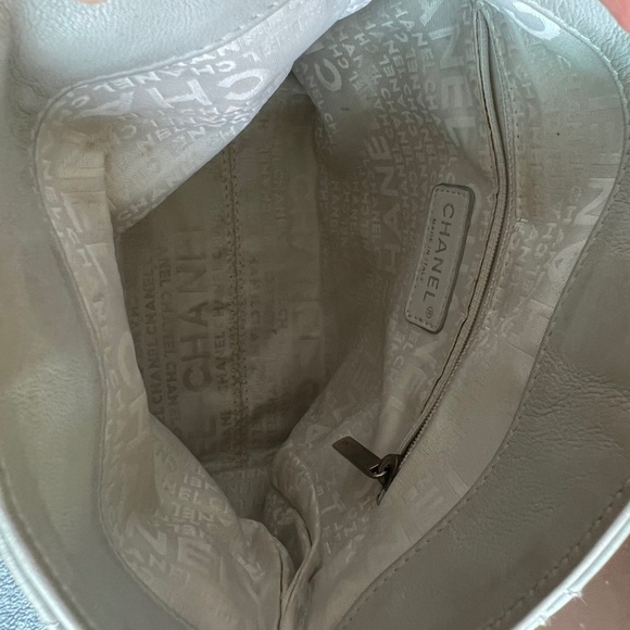 Chanel Ultimate Soft Hobo Bag - Picture 13 of 15